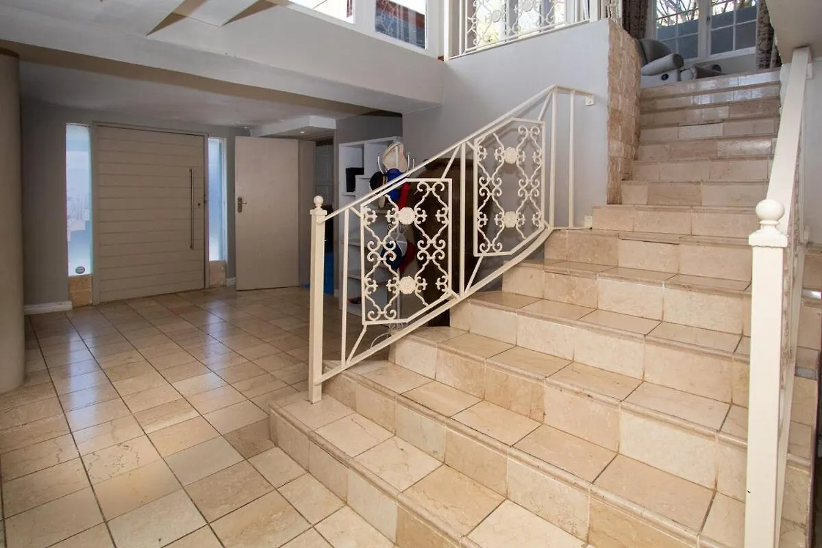 Holiday home Fresnaye Family Home 4 Bedrooms No Loadshedding Cape Town