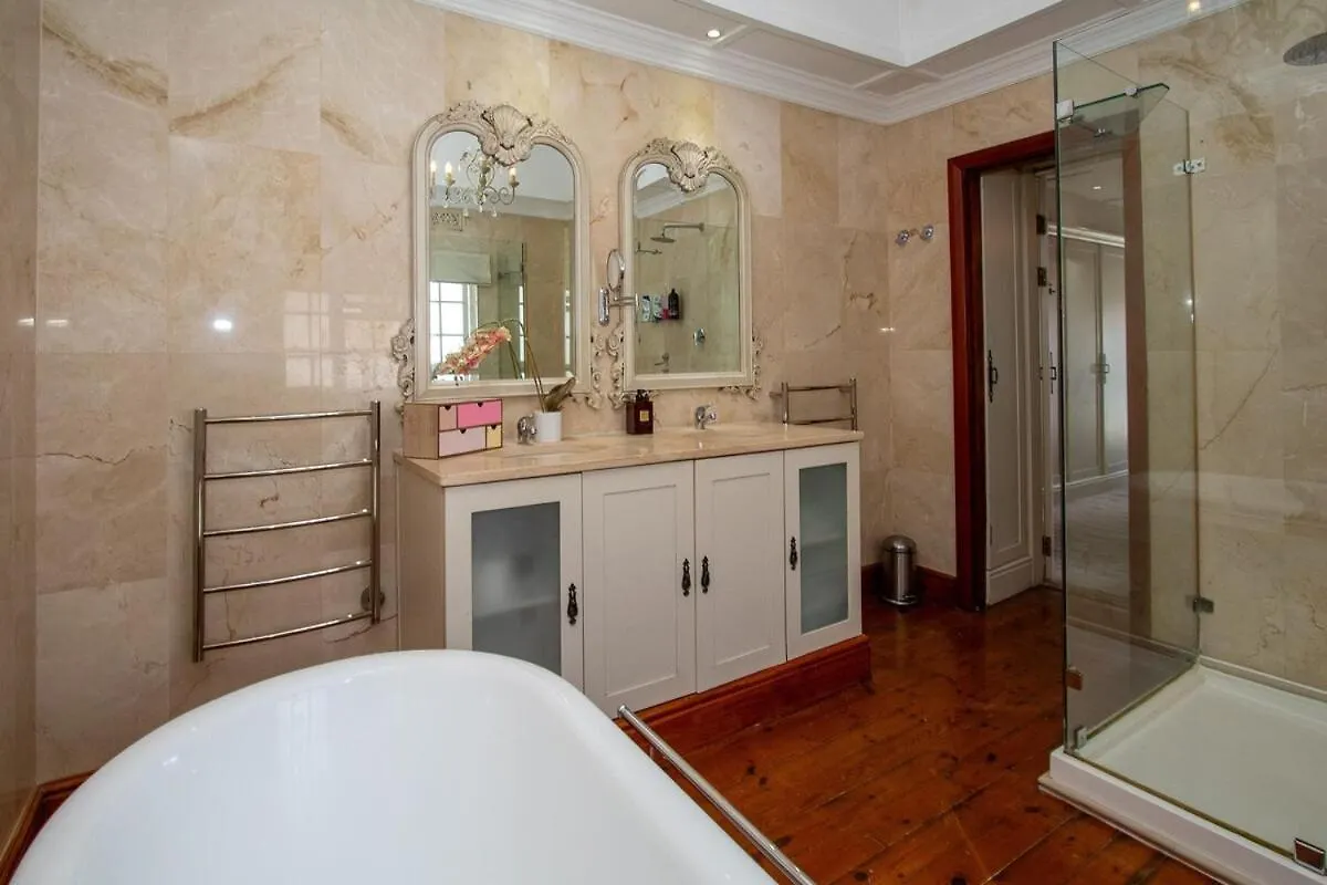 Fresnaye Family Home 4 Bedrooms No Loadshedding Cape Town