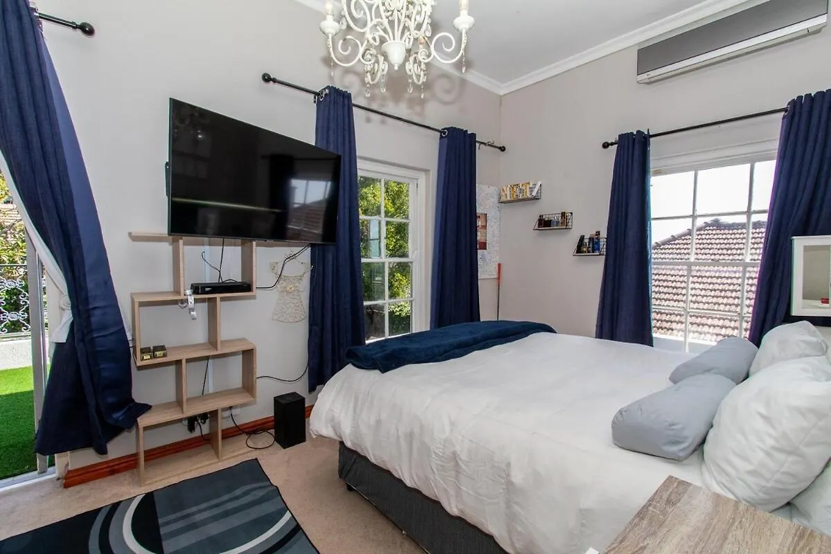 Fresnaye Family Home 4 Bedrooms No Loadshedding Cape Town 0*,  South Africa