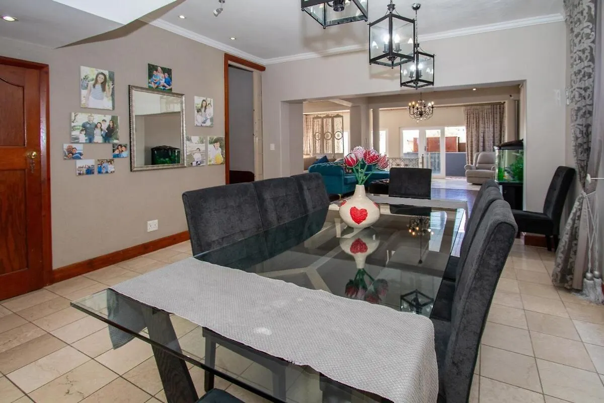 Fresnaye Family Home 4 Bedrooms No Loadshedding Cape Town