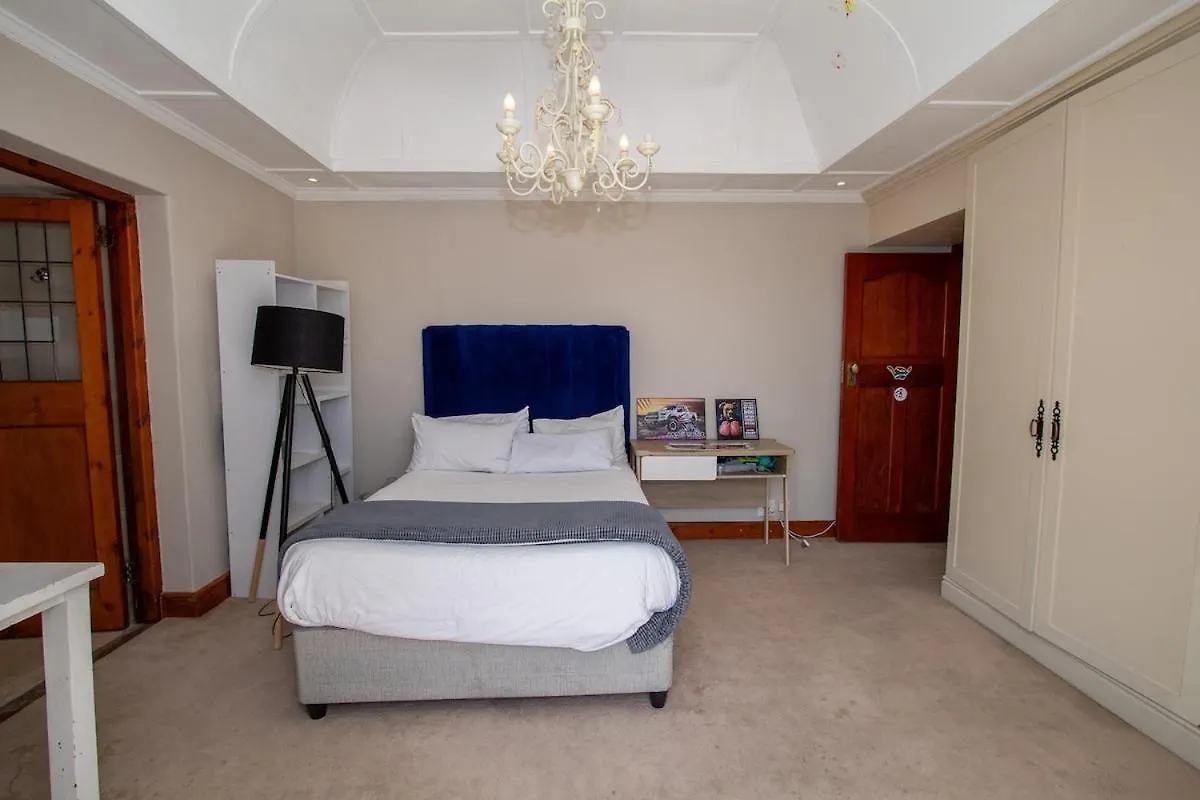Holiday home Fresnaye Family Home 4 Bedrooms No Loadshedding Cape Town