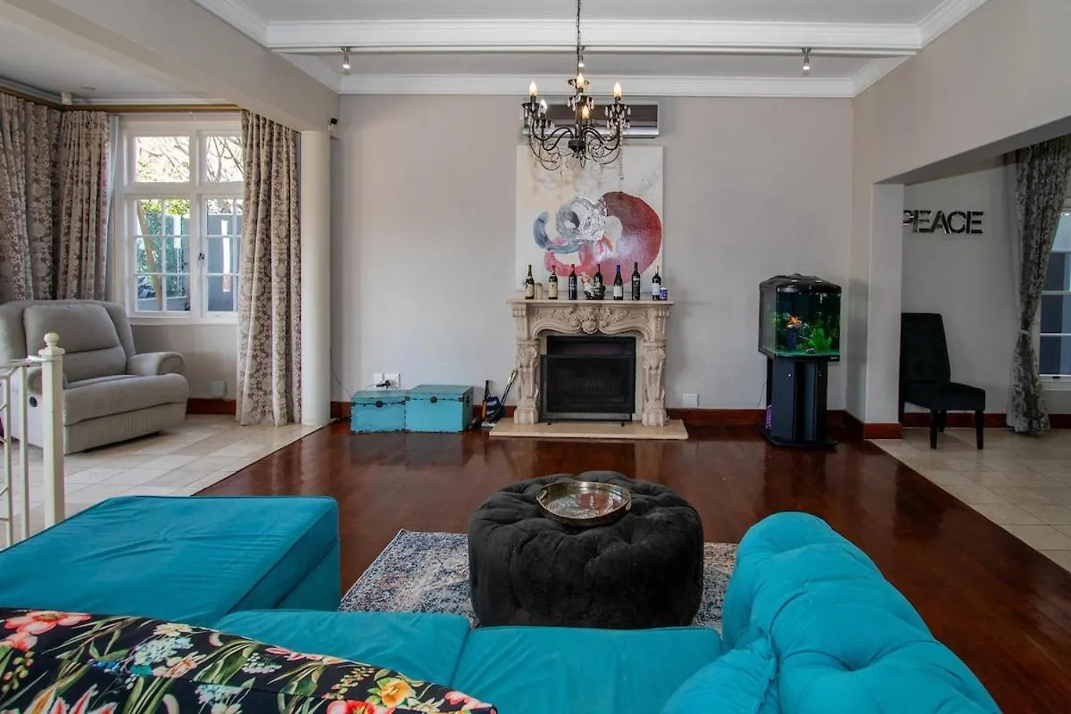 Fresnaye Family Home 4 Bedrooms No Loadshedding Cape Town 0*,