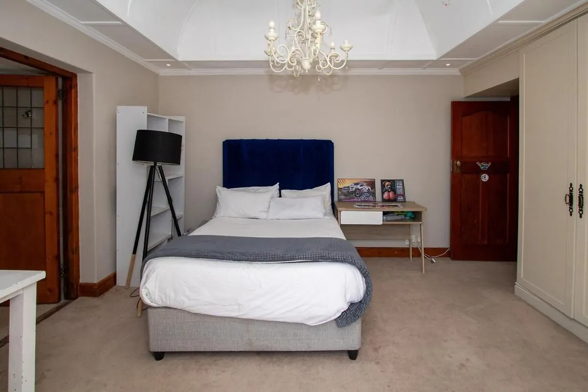 Fresnaye Family Home 4 Bedrooms No Loadshedding Cape Town