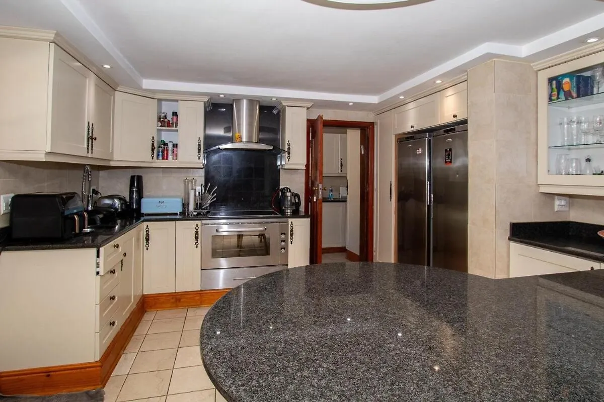 Fresnaye Family Home 4 Bedrooms No Loadshedding Cape Town South Africa